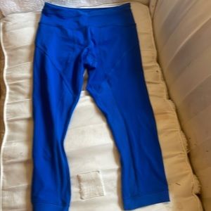Blue Lululemon athletica cropped leggings